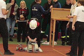 Wola Wapowska: Trwają Powiatowe Halowe Zawody Sportowo-Pożarnicze-6050