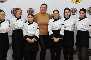 Certyfikaty zawodowe dla uczniów technikum logistycznego w „Kaziku”-6237