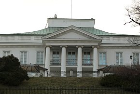 Dron nad Belwederem - podejrzewane złamanie prawa lotniczego-45782