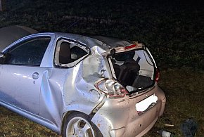 Samochód osobowy wjechał do rowu w Grodztwie – jedna osoba trafiła do szpitala-46758