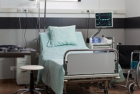 Lek wycofany z powodu zanieczyszczeń. W środku znaleziono fragmenty szkła-46818