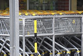 Czy 1 listopada zrobisz zakupy? Ten weekend zaskoczy wielu klientów-46956