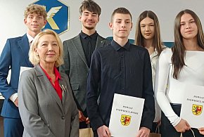Uczniowie Zespołu Szkół im. Kazimierza Wielkiego w gronie stypendystów-47129