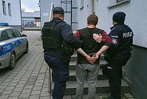 Alkohol, sądowy zakaz i nielegalny pobyt-47534