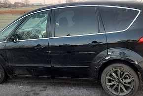 Groźna kolizja:Nieprawidłowe wymijanie pojazdu ciężarowego z samochodem osobowym.-48504