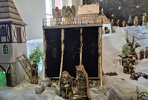 Piękna szopka świąteczna czeka na mieszkańców w Szymborzu-48664