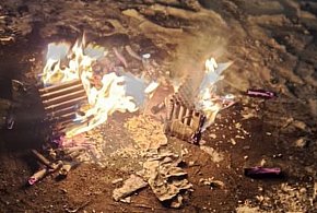 Pożar pozostałości po fajerwerkach przy ul. Kujawskiej w Kruszwicy-48799