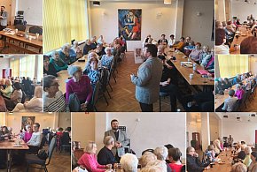 Trwa spotkanie słuchaczy UTW Kruszwica z dyrektorem szpitala w Inowrocławiu-49195