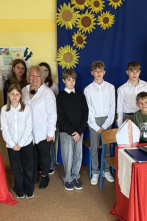 Rusinowo: XV Dzień Papieski w szkole pod hasłem „Jan Paweł II – prorok nadziei”-5886