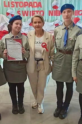 Wychowanki MOW Kruszwica na wydarzeniu \"Starszaki i Dzieciaki dla Niepodległej\"-5989