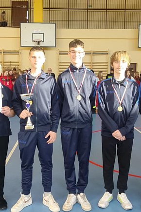 1. miejsce drużyny z Woli Wapowskiej w 14. Bydgoskich Halowych Zawodach MDP-6003