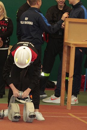 Wola Wapowska: Trwają Powiatowe Halowe Zawody Sportowo-Pożarnicze-6050