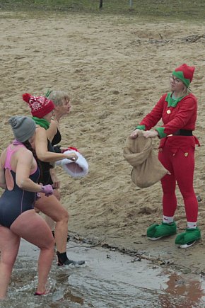 Mikołajkowe morsowanie na Gople-6090