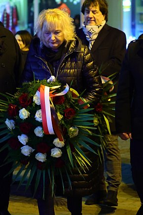 Powiatowe uroczystości upamiętniły ofiary Stanu Wojennego [FOTO]-6120