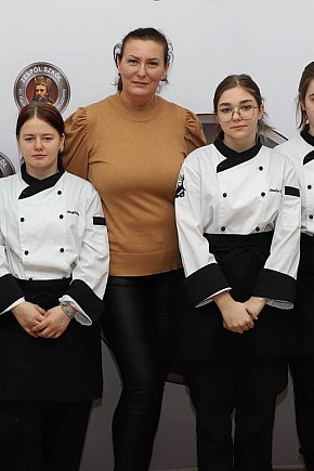 Certyfikaty zawodowe dla uczniów technikum logistycznego w „Kaziku”-6237