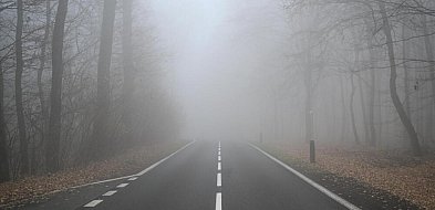 IMGW: w niedzielny poranek utrzymają się ostrzeżenia przed mgłą w 9 województwach-47215