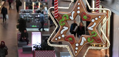 Związki: pracownicy handlu muszą odpracować wolną Wigilię. Co na to pracodawcy?-48488