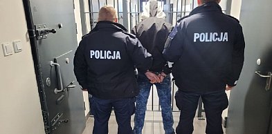 46-latek zatrzymay za znaczną ilość narkotyków i papierosów bez akcyzy