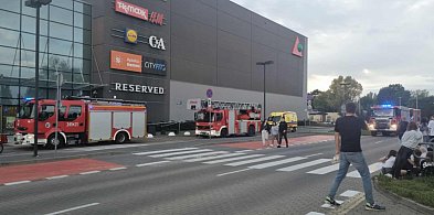 Toruń. Zawalił się podwieszany sufit w galerii handlowej-45746