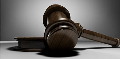 Rusza proces byłej urzędniczki. Miała trzykrotnie fałszywie oskarżyć Brejzę-46428
