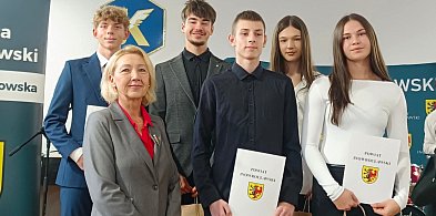 Uczniowie Zespołu Szkół im. Kazimierza Wielkiego w gronie stypendystów-47129
