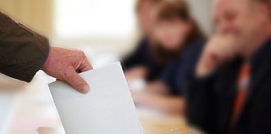 Dyskusja o dwukadencyjności burmistrzów w samorządach. Komentarz Witolda Gawdy-47207