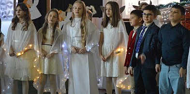 Jasełka w Szkole Podstawowej im. Armii Krajowej w Chełmcach [FOTO]-48480