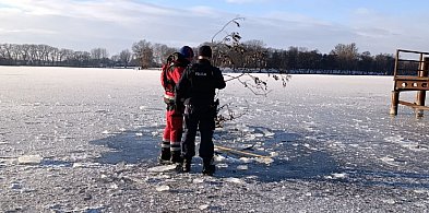 Służby zabezpieczyły dwa przeręble na Gople zostawione po morsowaniu-49078