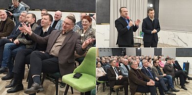 Rozpoczęło się spotkanie z byłym ministrem edukacji Przemysławem Czarnkiem [VIDEO]-49285