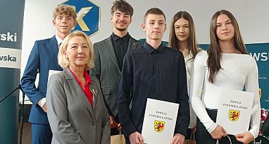 Uczniowie Zespołu Szkół im. Kazimierza Wielkiego w gronie stypendystów-47129
