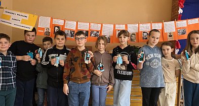 Uczniowie z Chełmc wzięli udzial w ogólnopolskiej kampanii BohaterOn-47417