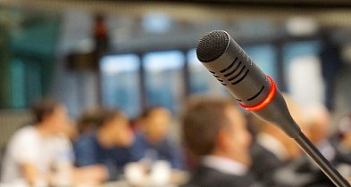 Konfederacja zabierze głos w sprawie podatków i ukraińskich flag na budynkach-47712