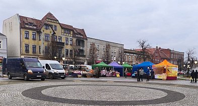 Trwa Jarmark Świątecznych Rozmaitości i „Świąteczne Kruszwickie Smaki”-48075