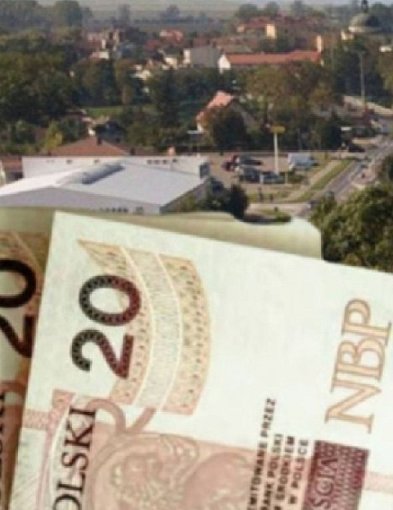 Strumień pieniędzy popłynie do Kruszwicy: Fontanna, boisko i ścieżki-49126