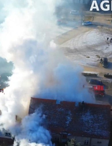 Pożar sklepu w Kruszwicy. Zobacz nagranie z drona [VIDEO]