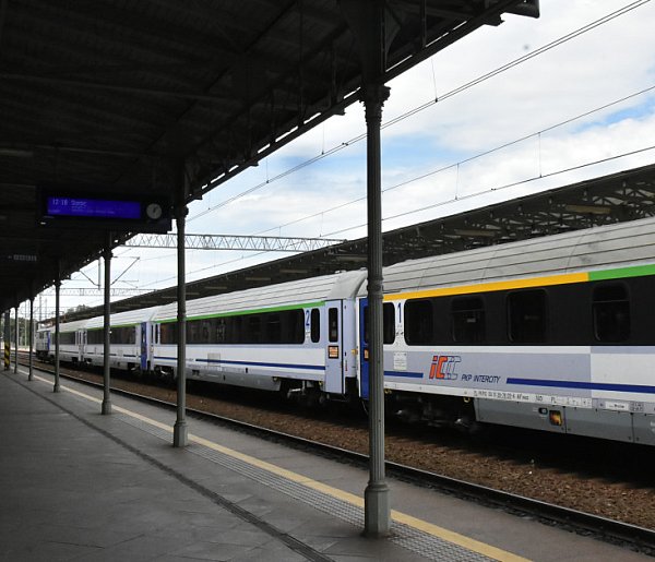 Specjalna oferta Intercity. Nauczyciele i studenci pojadą pociągiem za złotówkę-45725