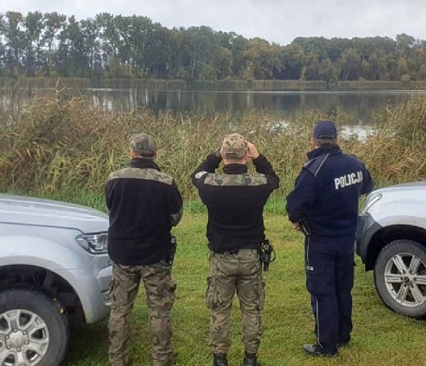 Przeciwdziałają przestępczości na wodach i w lasach w rejonie Gocanowa i Gopła-46491