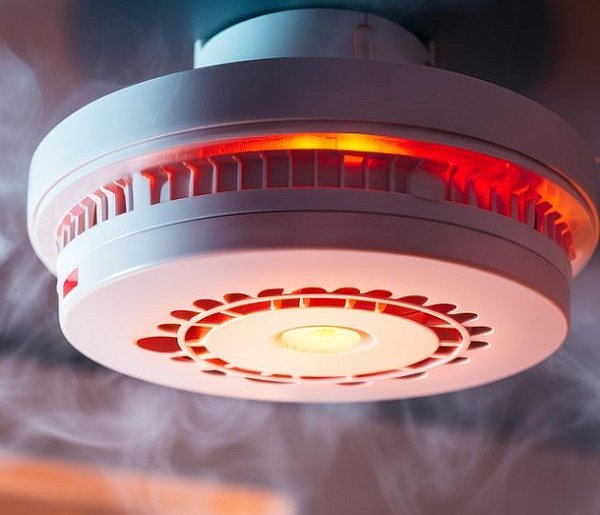 Rewolucja w przepisach pożarowych. Nowe obowiązki dla właścicieli domów i firm-46882