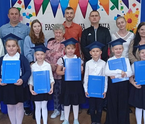 Rusinowo: Tak wyglądało ślubowanie uczniów klas pierwszych [ZDJĘCIA]-47102