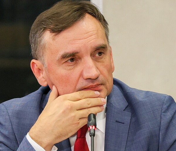 Jest postanowienie o przedstawieniu Ziobrze zarzutów i postanowienie o jego zatrzy-47200