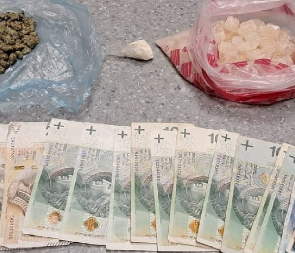 Areszt za chuligankę, groźby i narkotyki. Biegał z nożem po ulicy-47348