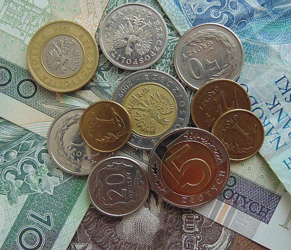 Nowe regulacje dla dorabiających. Od grudnia zmieniają się limity-47669