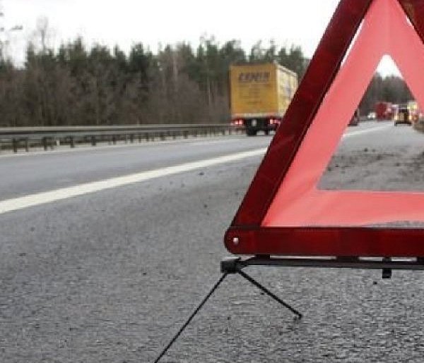 Kolejny wypadek pod Kruszwicą: Samochód uderzył w drzewo-48462