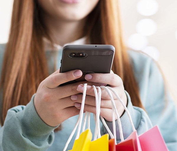 Zalando i Temu podpadły urzędowi. Klienci byli wprowadzani w błąd-49158