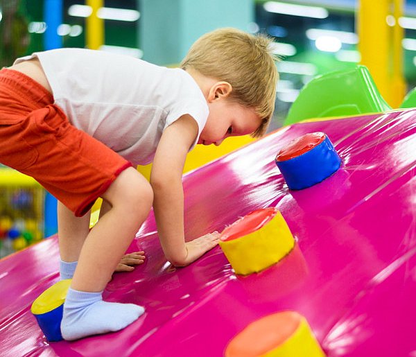 Zostawiasz dziecko w sali zabaw? Urząd wykrył poważne uchybienia-49272