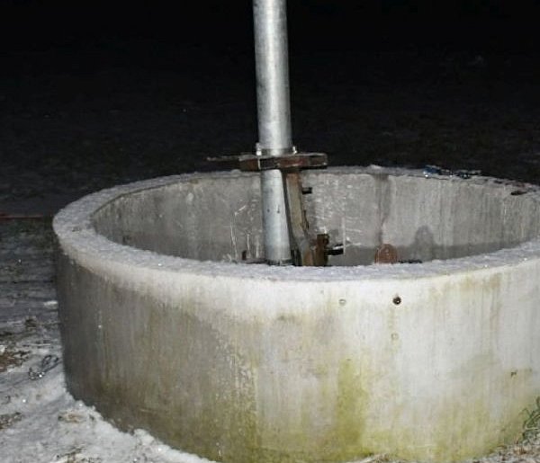 Policjanci z Kruszwicy wykryli sprawę okradzionej na polu studni