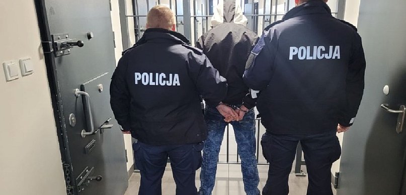 46-latek zatrzymay za znaczną ilość narkotyków i papierosów bez akcyzy