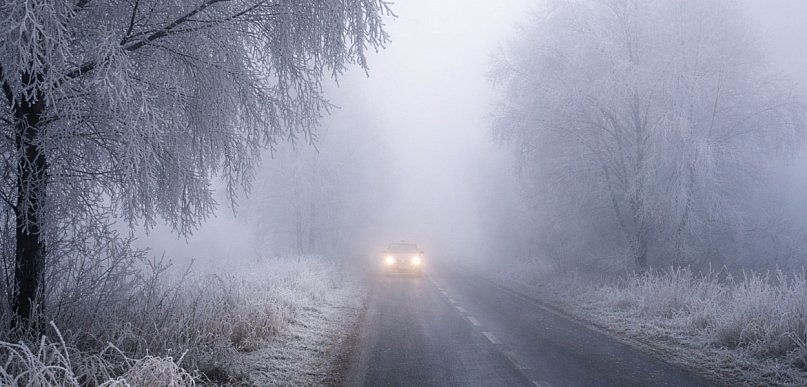 Warunki drogowe nie będą łatwe. Gęsta mgła do około 9:00