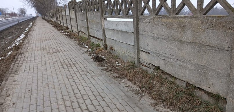 Ogrodzenie przy drodze krajowej nr 62. Burmistrz przekazał sprawę do GDDKiA