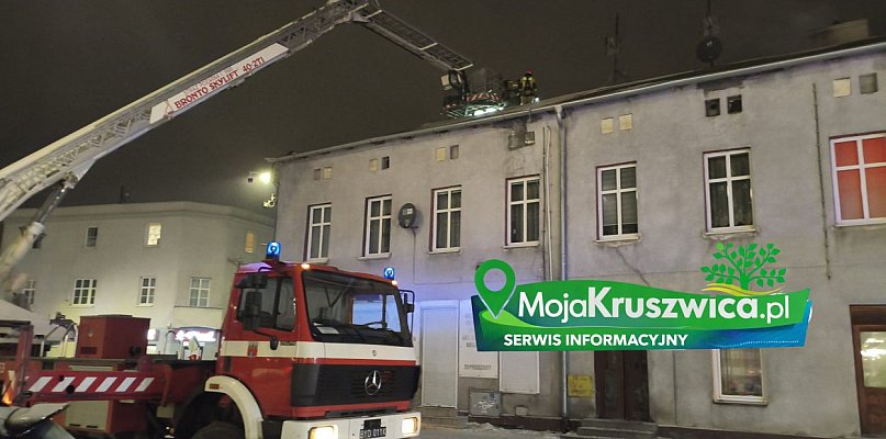 Wieczorna interwencja przy ulicy Rynek. Zapaliła się sadza w kominie [ZDJĘCIA]